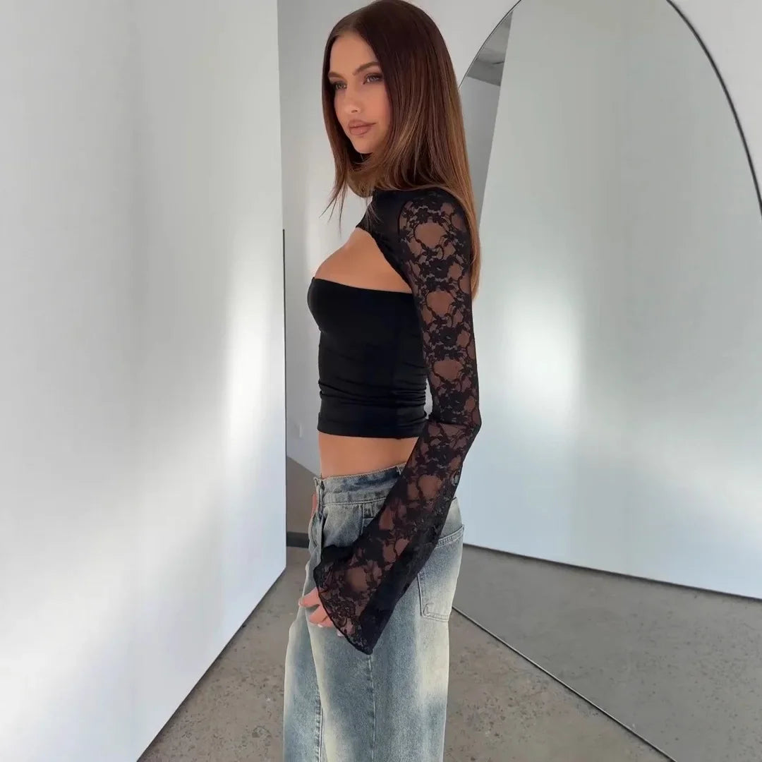 Lynéa – Lace Splice Crop Top