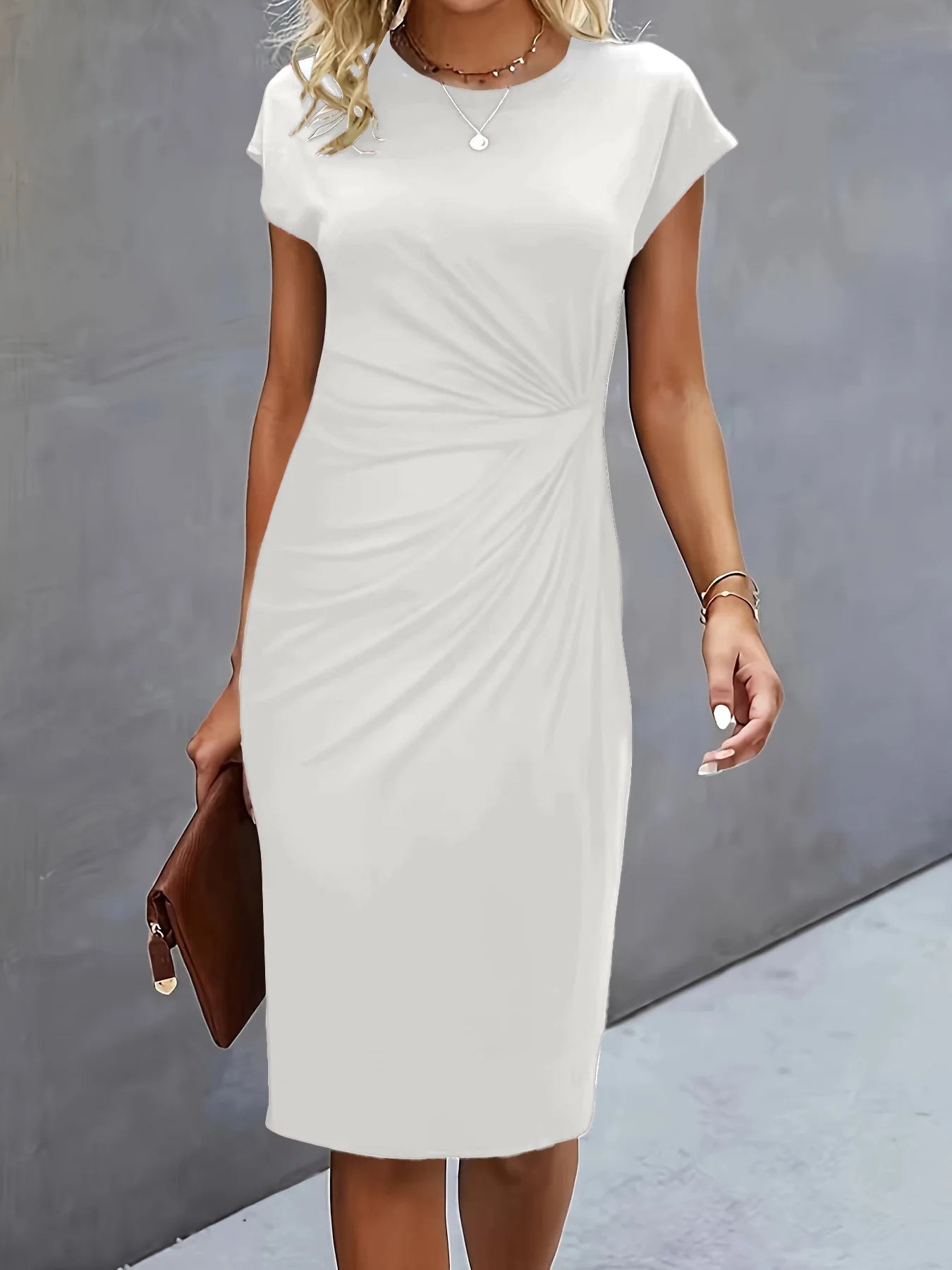 Noa – Classic Bodycon Midi Dress