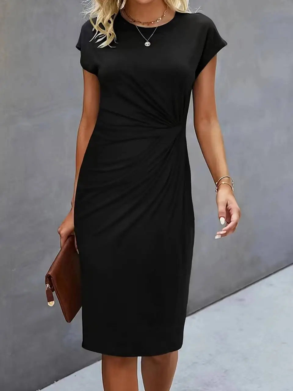 Noa – Classic Bodycon Midi Dress
