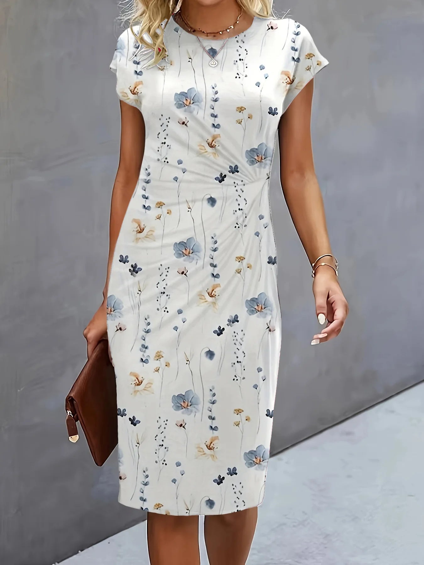 Noa – Classic Bodycon Midi Dress