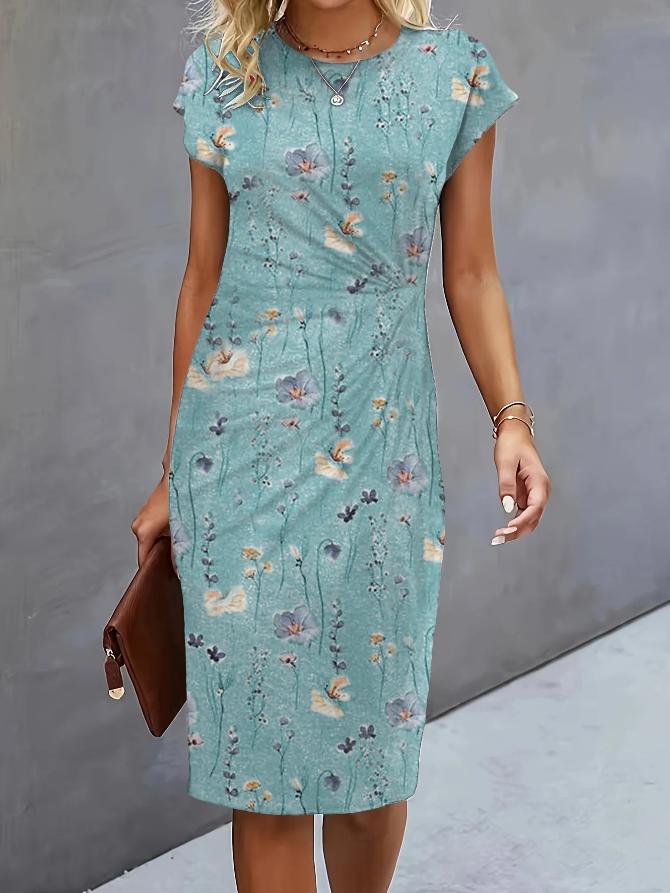 Noa – Classic Bodycon Midi Dress